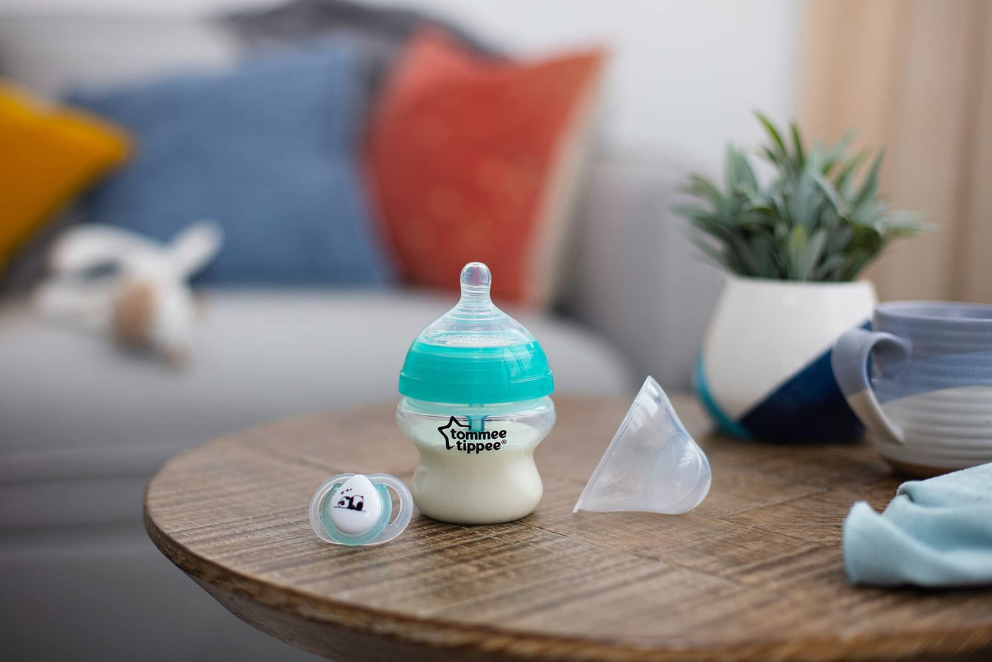 Feeding Bottles: Tommee Tippee 3 Piece Set